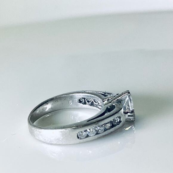 Ladies 925 Sterling Silver Cubic Zirconia Engagement Solitaire Ring - Picture 6 of 8